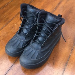 acg boots grade school